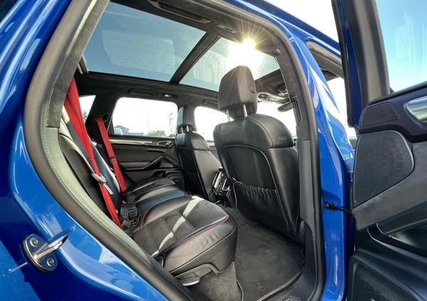 Porsche Cayenne cena 239000 przebieg: 150000, rok produkcji 2017 z Koszalin małe 301